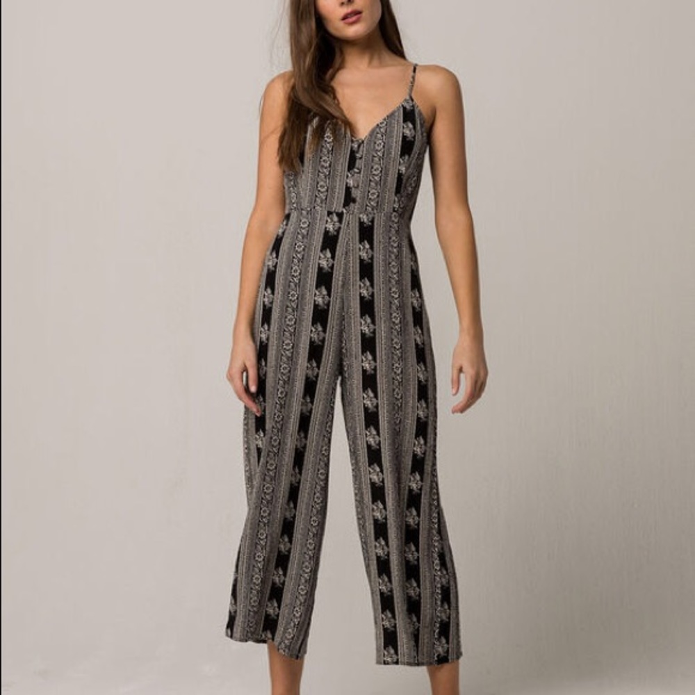 Sky and Sparrow Floral Jumpsuit